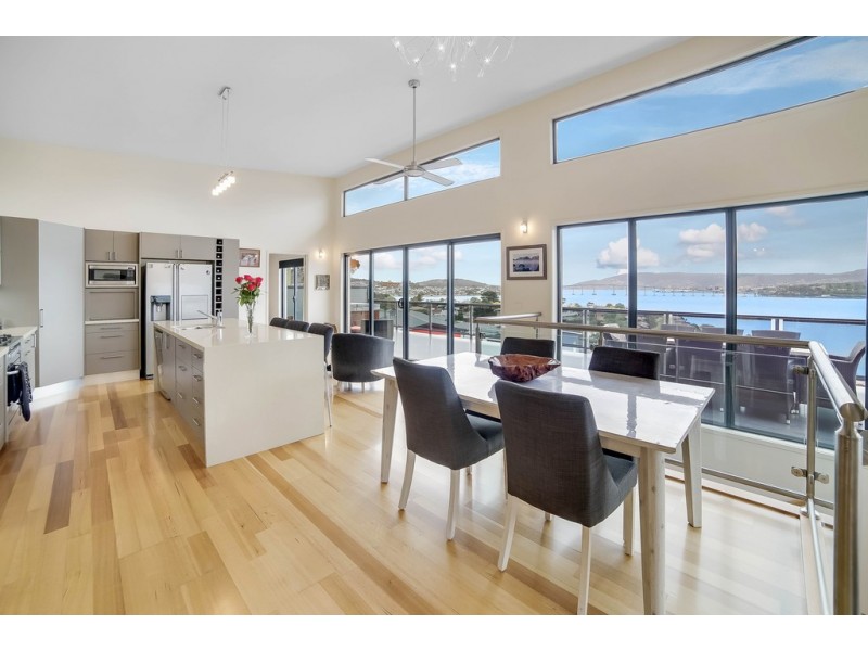 3/176 Derwent Avenue, Lindisfarne TAS 7015