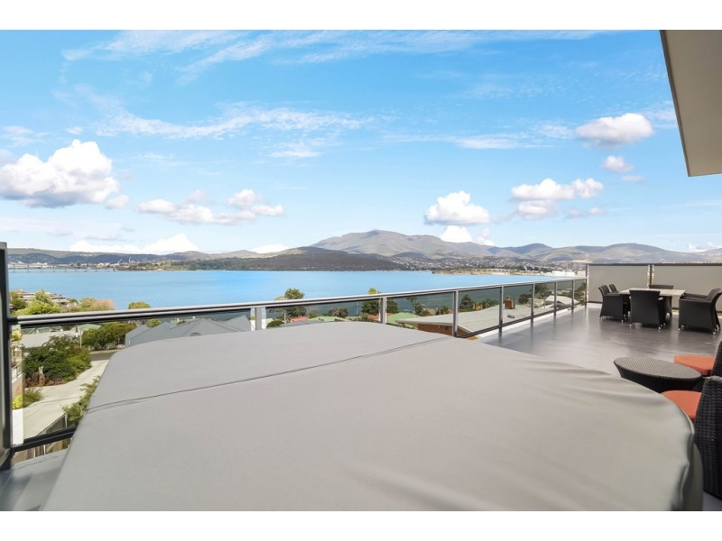 3/176 Derwent Avenue, Lindisfarne TAS 7015