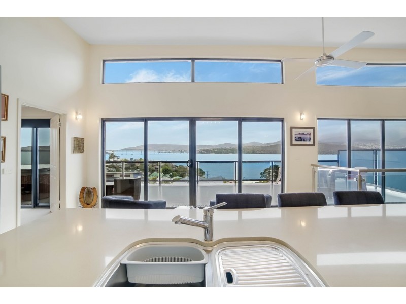 3/176 Derwent Avenue, Lindisfarne TAS 7015