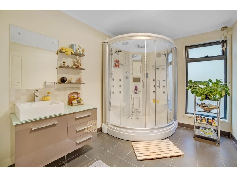 3/176 Derwent Avenue, Lindisfarne TAS 7015