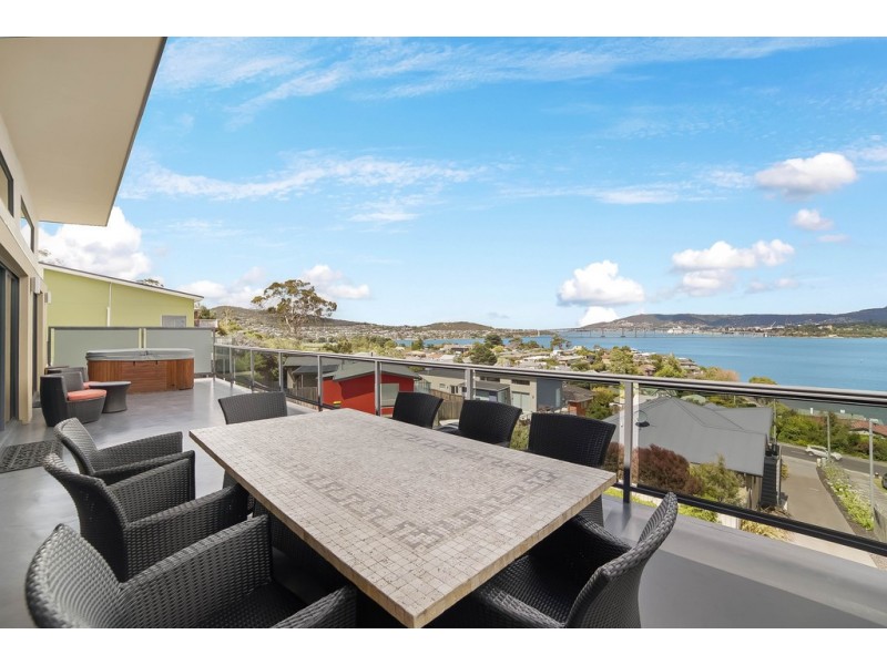 3/176 Derwent Avenue, Lindisfarne TAS 7015