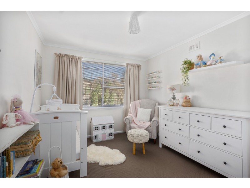 8 Manly Avenue, Lindisfarne TAS 7015