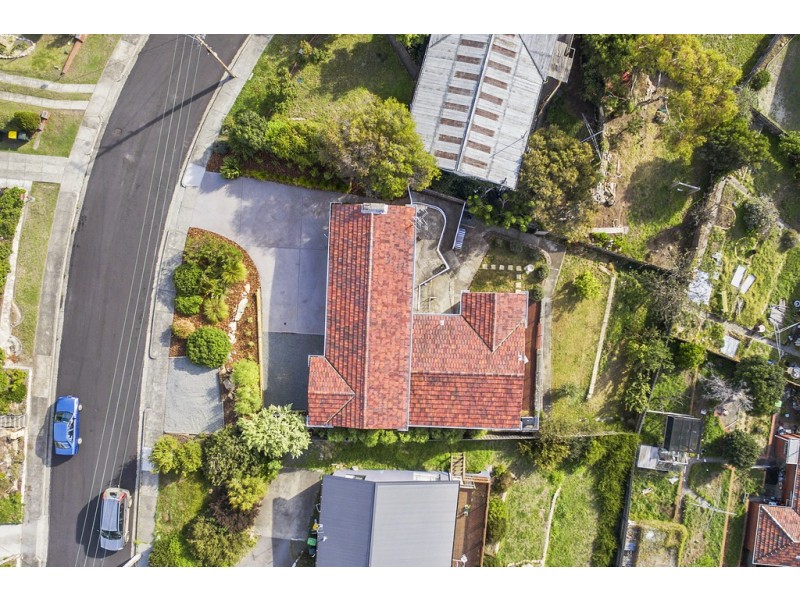 8 Manly Avenue, Lindisfarne TAS 7015