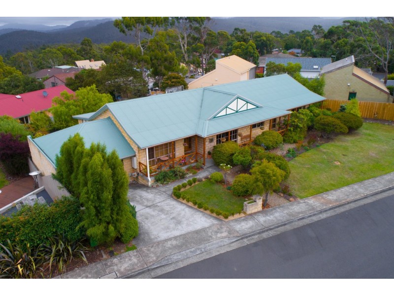 18 Weemala Court, Mount Nelson TAS 7007