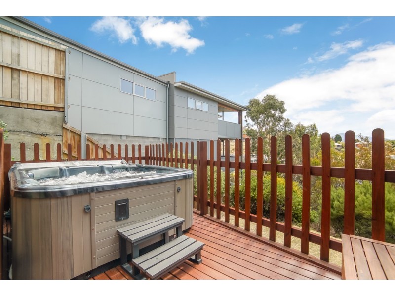 39 Rosehill Crescent, Lenah Valley TAS 7008