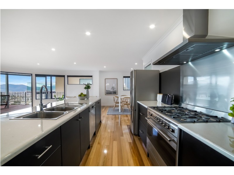 39 Rosehill Crescent, Lenah Valley TAS 7008