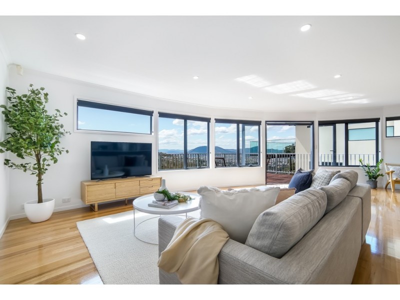 39 Rosehill Crescent, Lenah Valley TAS 7008