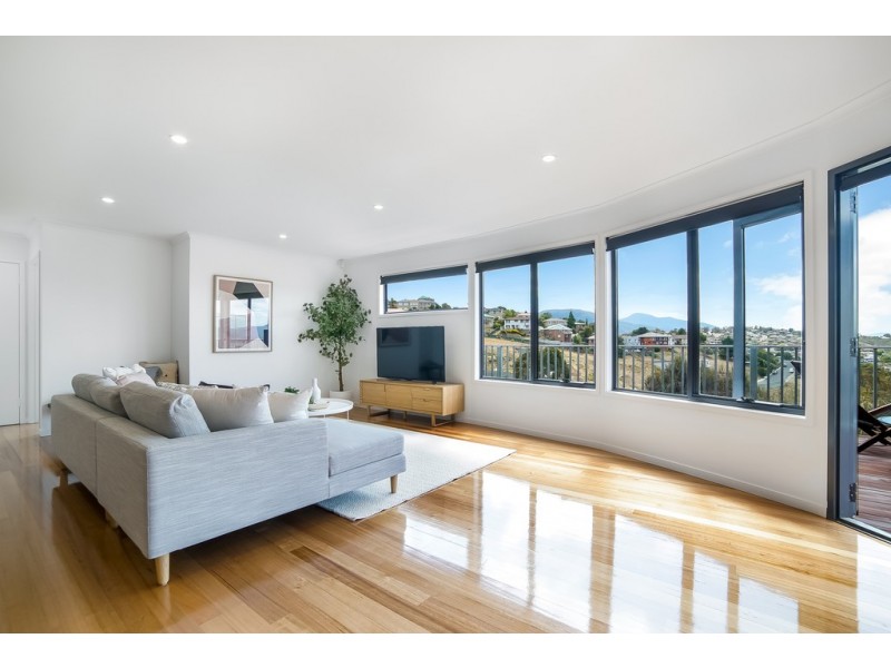 39 Rosehill Crescent, Lenah Valley TAS 7008