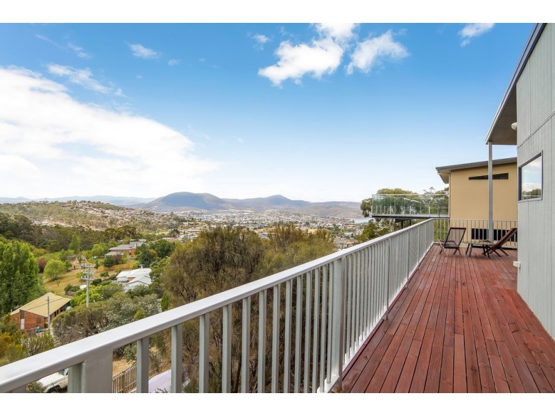 39 Rosehill Crescent, Lenah Valley TAS 7008