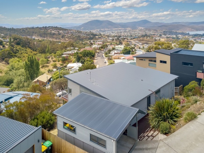 39 Rosehill Crescent, Lenah Valley TAS 7008