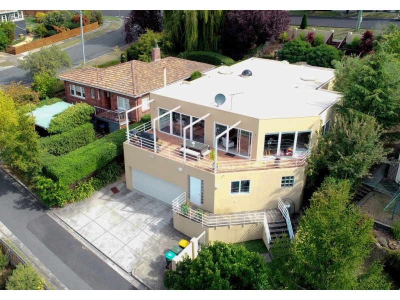 24 Willowdene Avenue, Sandy Bay TAS 7005