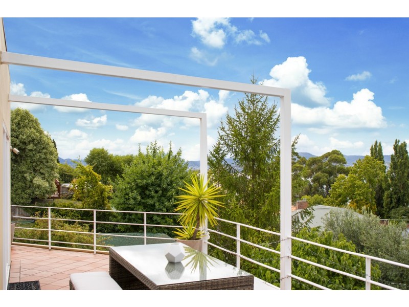 24 Willowdene Avenue, Sandy Bay TAS 7005