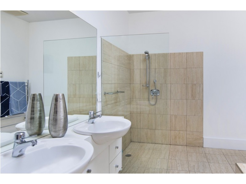 24 Willowdene Avenue, Sandy Bay TAS 7005