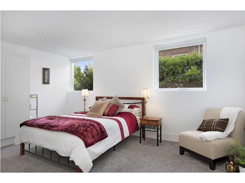 24 Willowdene Avenue, Sandy Bay TAS 7005