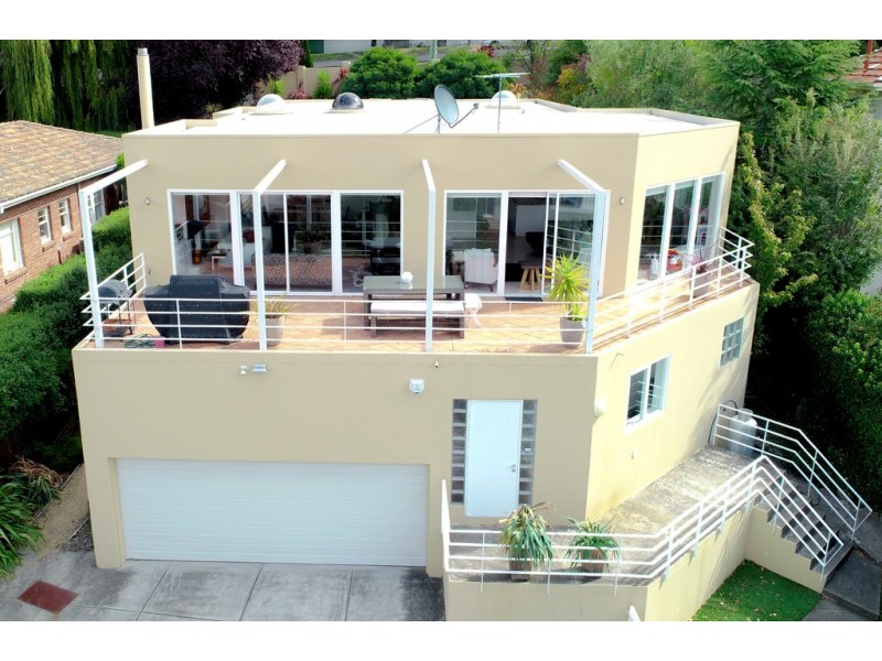 24 Willowdene Avenue, Sandy Bay TAS 7005