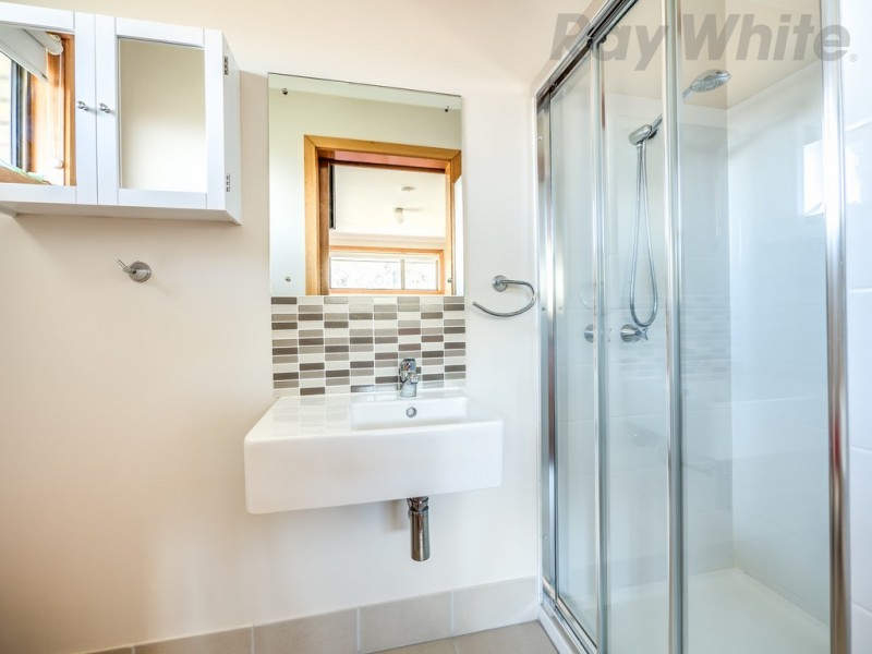 4 Zenith Court, Howrah TAS 7018