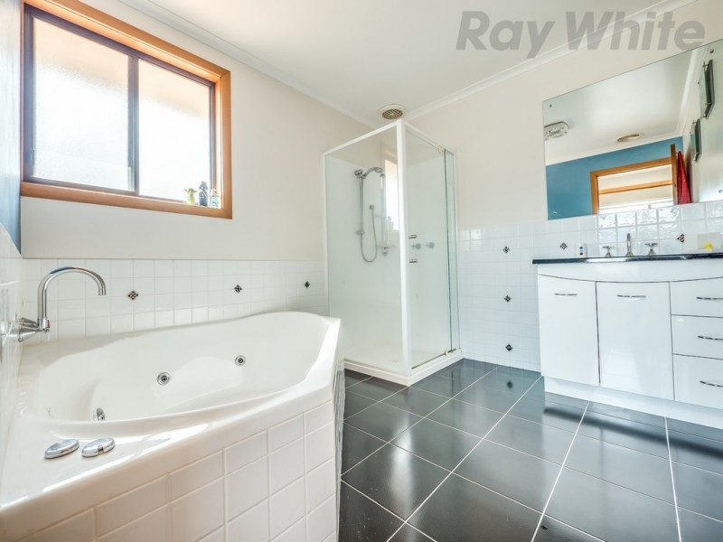4 Zenith Court, Howrah TAS 7018