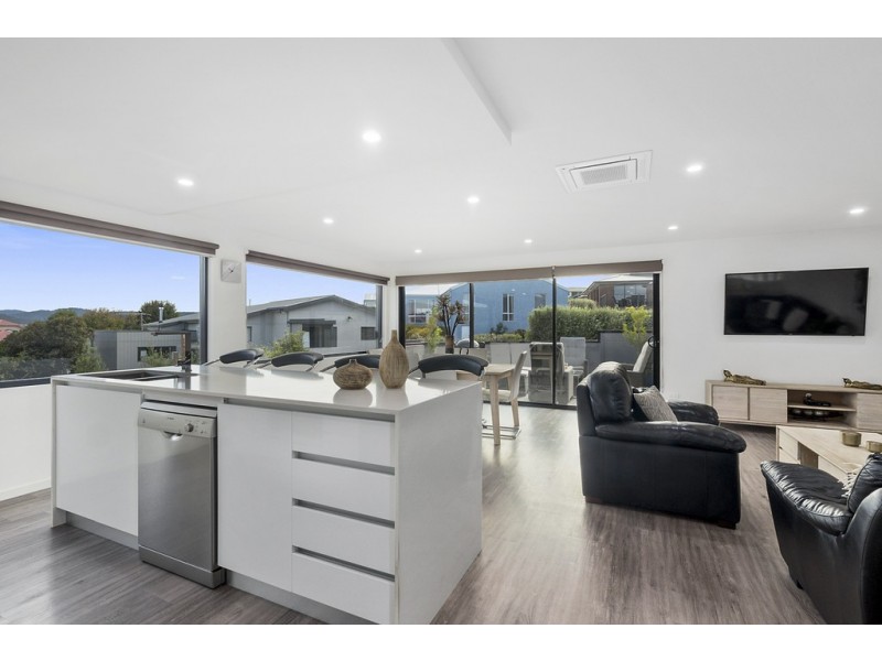 3/9 Trikala Place, Tranmere TAS 7018