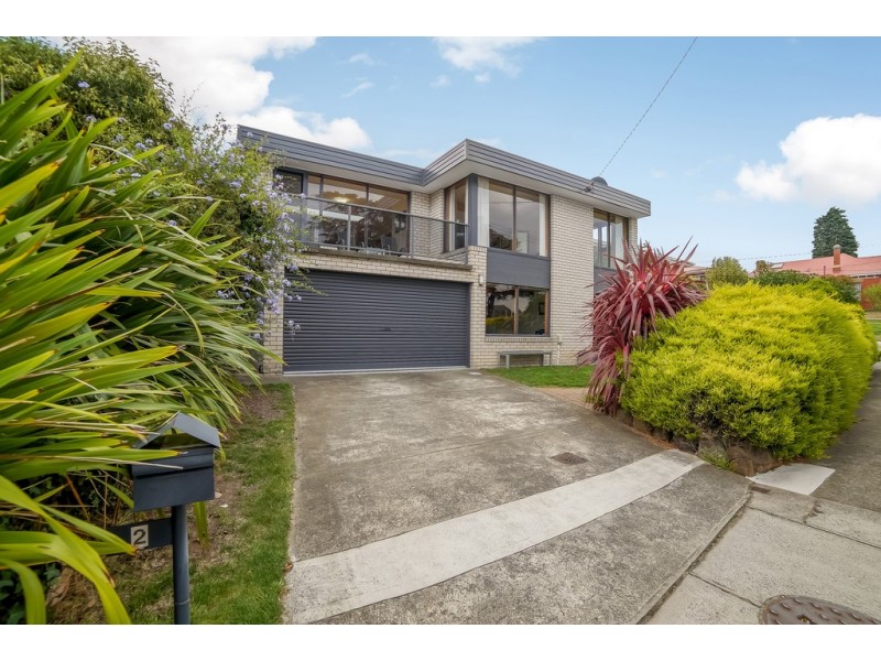 2 Abermere Avenue, Mount Stuart TAS 7000
