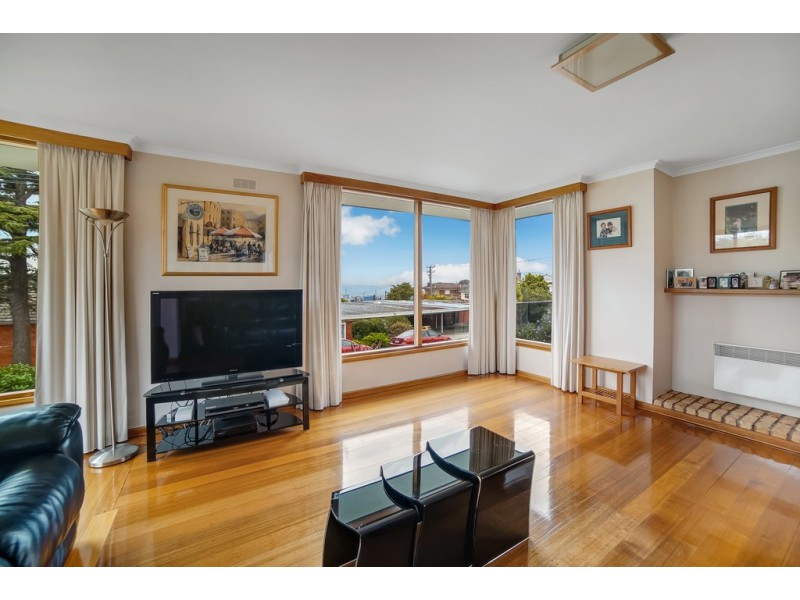 2 Abermere Avenue, Mount Stuart TAS 7000