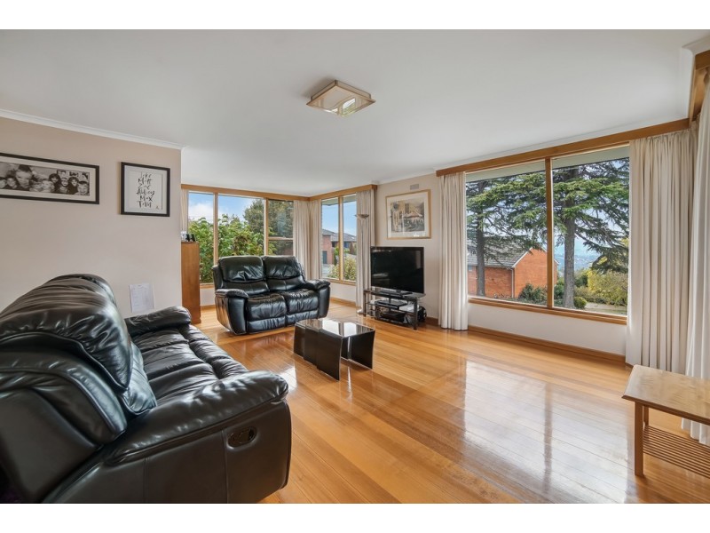 2 Abermere Avenue, Mount Stuart TAS 7000