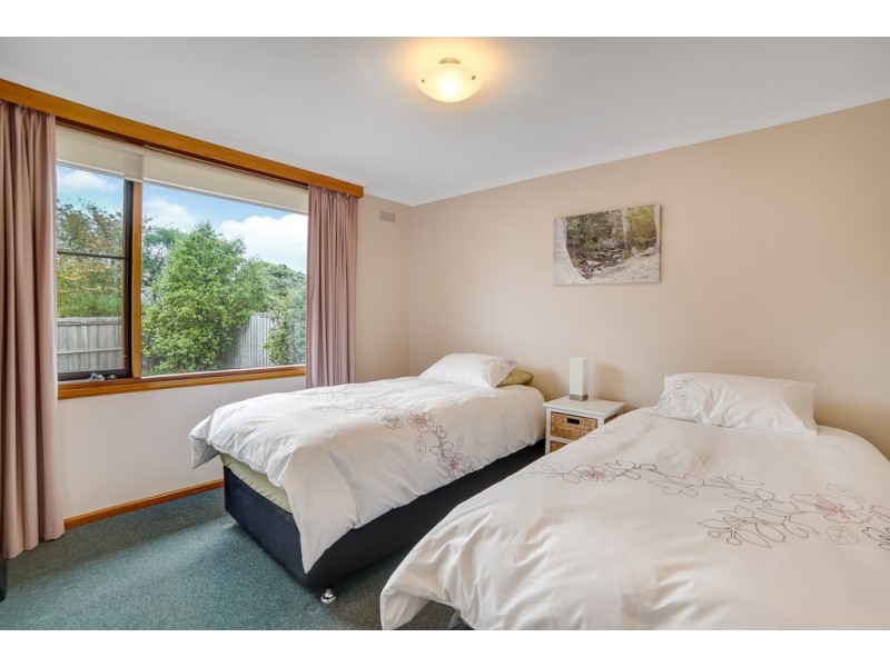 2 Abermere Avenue, Mount Stuart TAS 7000