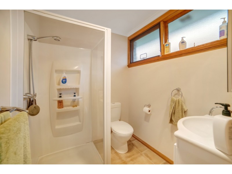 2 Abermere Avenue, Mount Stuart TAS 7000