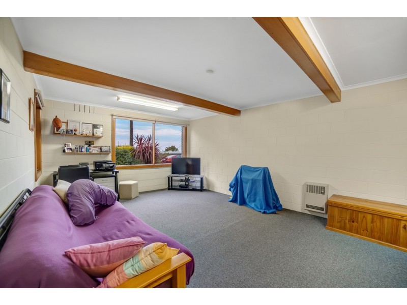 2 Abermere Avenue, Mount Stuart TAS 7000