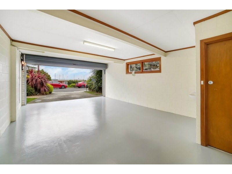 2 Abermere Avenue, Mount Stuart TAS 7000