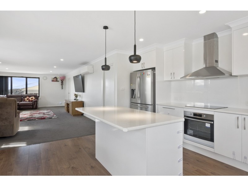 8 Elliott Road, Glenorchy TAS 7010