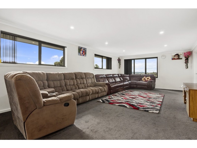 8 Elliott Road, Glenorchy TAS 7010