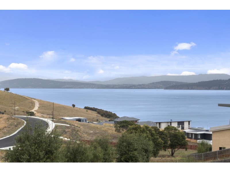45 Spinnaker Crescent, Tranmere TAS 7018