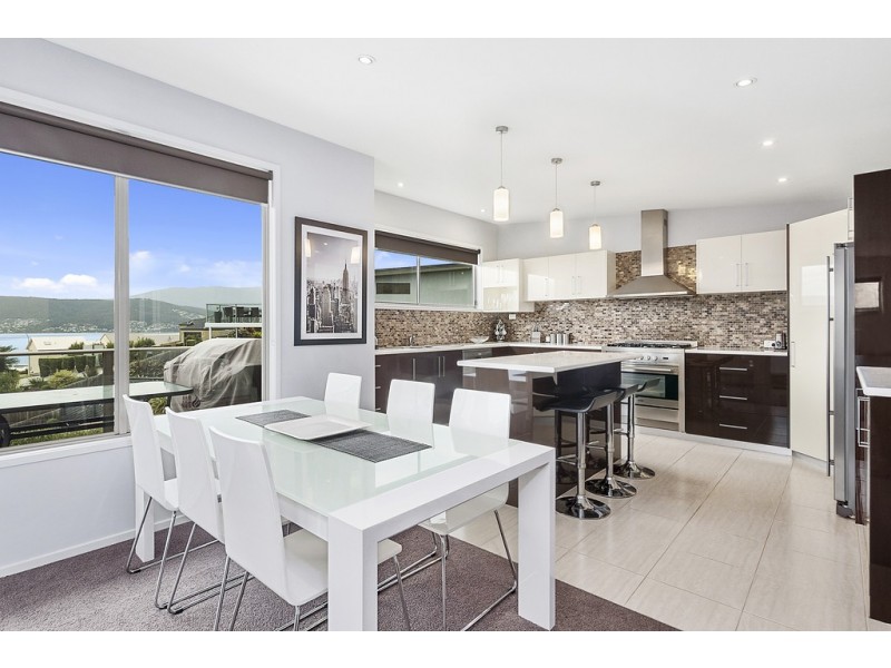 45 Spinnaker Crescent, Tranmere TAS 7018