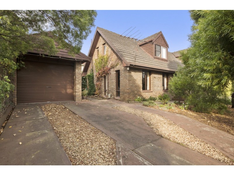 2/2 St Johns Circle, Richmond TAS 7025