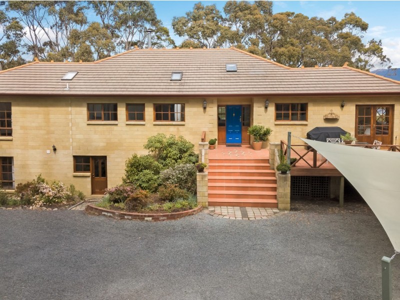 17 Broughton Avenue, Mount Nelson TAS 7007