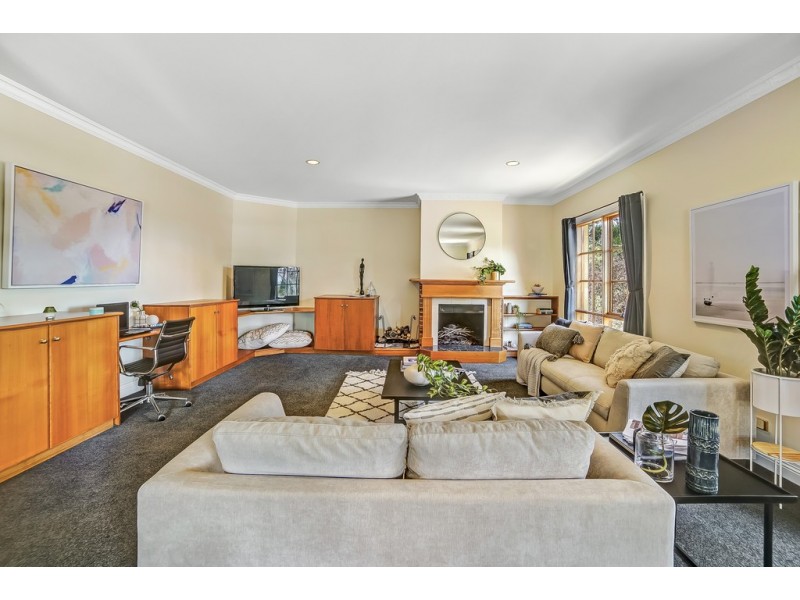 17 Broughton Avenue, Mount Nelson TAS 7007