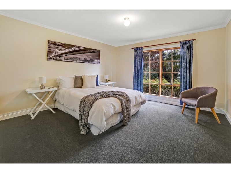 17 Broughton Avenue, Mount Nelson TAS 7007