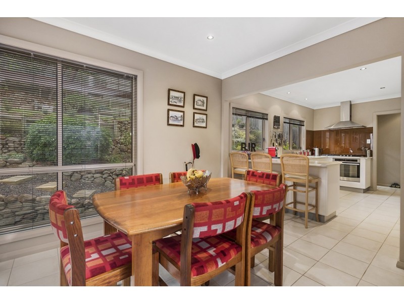 58 Karoola Road, Lindisfarne TAS 7015