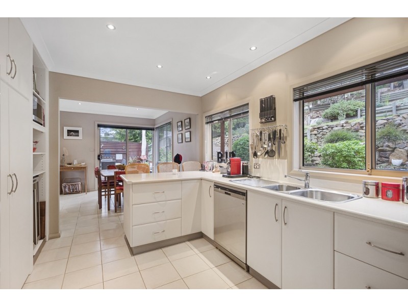 58 Karoola Road, Lindisfarne TAS 7015