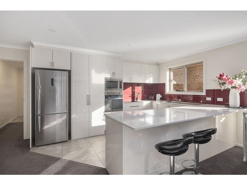 2/4 Roxy Place, Mornington TAS 7018