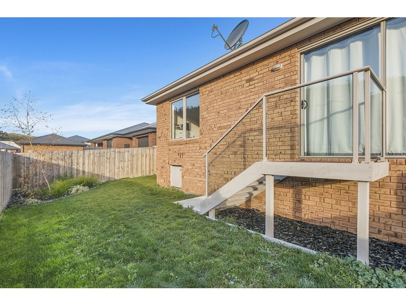 2/4 Roxy Place, Mornington TAS 7018