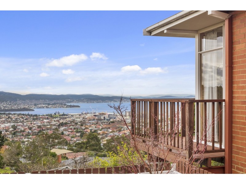 24 Weerona Avenue, Mount Stuart TAS 7000