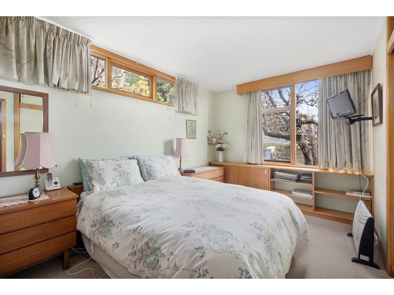 24 Weerona Avenue, Mount Stuart TAS 7000