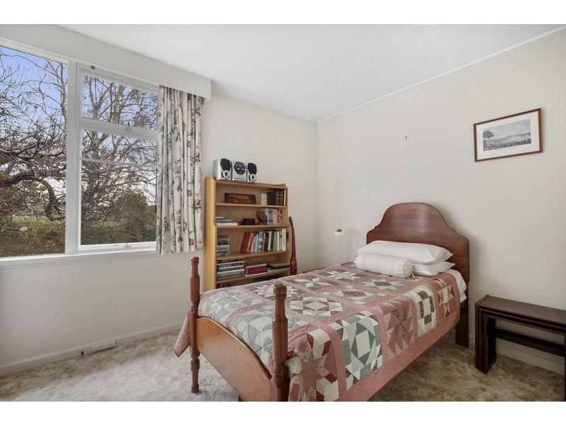 24 Weerona Avenue, Mount Stuart TAS 7000