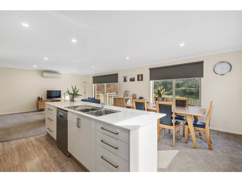 2/10 Roxy Place, Mornington TAS 7018