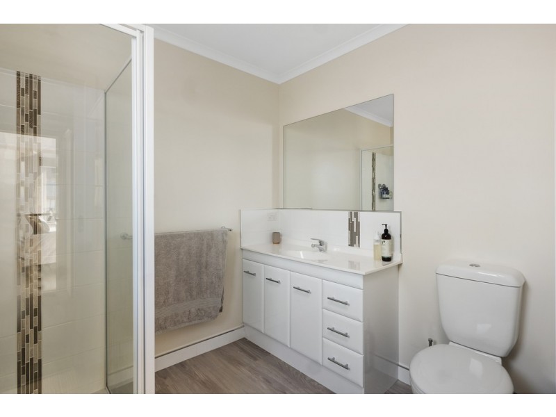 2/10 Roxy Place, Mornington TAS 7018