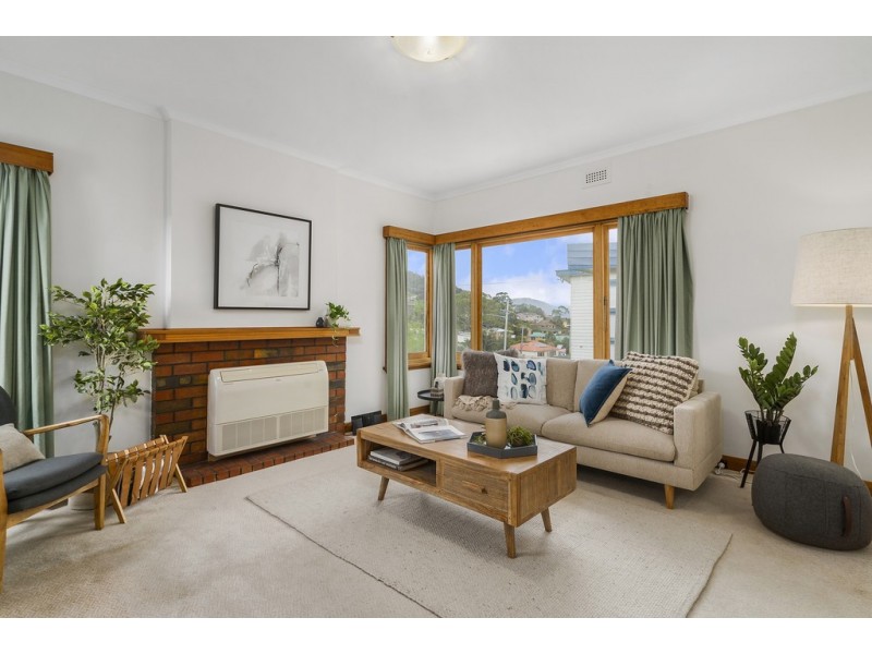 83 Gordons Hill Road, Lindisfarne TAS 7015