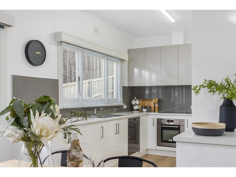 83 Gordons Hill Road, Lindisfarne TAS 7015