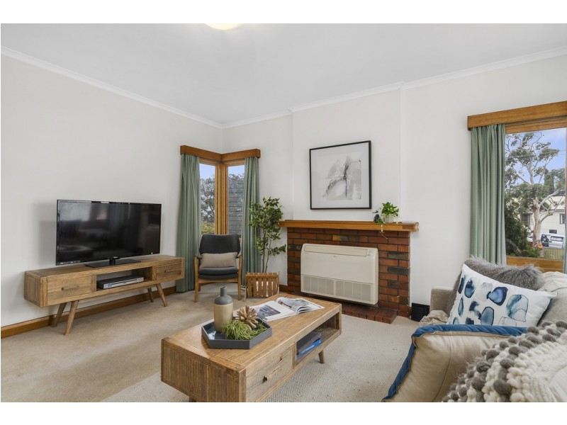 83 Gordons Hill Road, Lindisfarne TAS 7015
