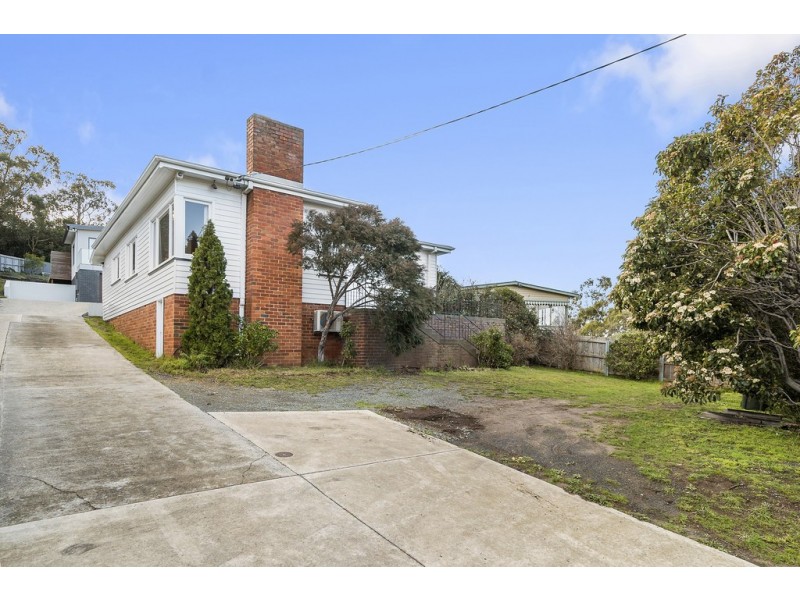 83 Gordons Hill Road, Lindisfarne TAS 7015